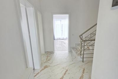 Casă cu 5 camere decomandat cu Teren 300 Mp în Central
