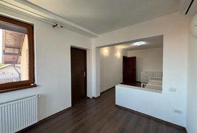 Casă cu Teren 80 Mp în Buziașului - 2
