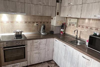Apartament cu 3 camere decomandat în Independenței