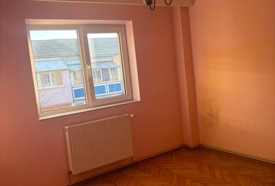 Apartament cu 3 camere decomandat în Micro 16 - 6