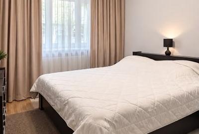 Apartament cu 2 camere decomandat, mobilat în Casa de Cultură