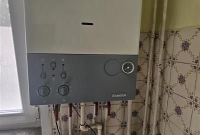 Apartament cu 4 camere decomandat în Micro IV - 24