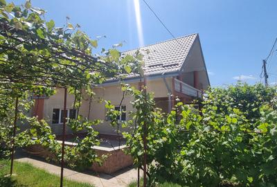 Casă individuală cu 4 camere cu Teren 1000 Mp în Central - 1