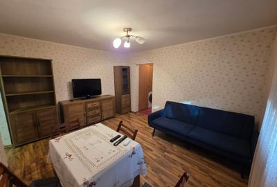 Apartament cu 3 camere semidecomandat în Giurgiului