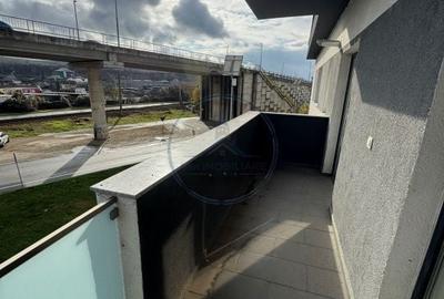 Apartament cu 3 camere decomandat în Sud