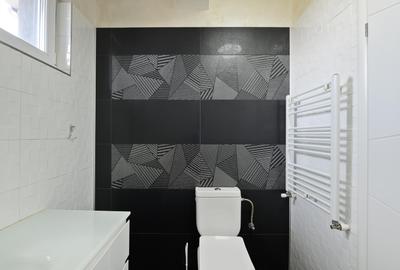 Penthouse cu 3 camere, mobilat în Central - 18