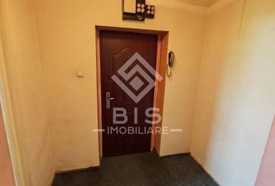 Apartament cu 3 camere semidecomandat în Decebal - 2