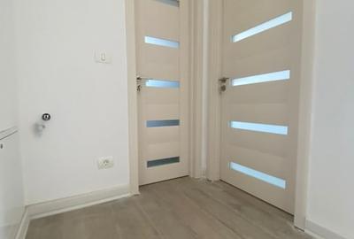 Apartament cu 3 camere semidecomandat, mobilat în Torontalului - 10