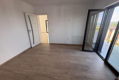 Casă cu 3 camere cu Teren 250 Mp în Cug - 12