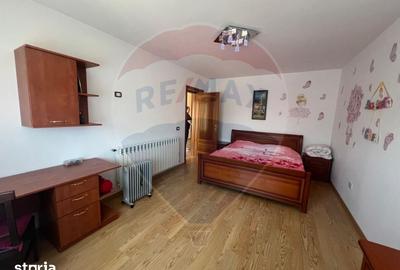 Casă cu 5 camere cu Teren 679 Mp în Central - 3