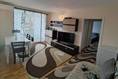 Apartament cu 2 camere semidecomandat, mobilat în Botizului