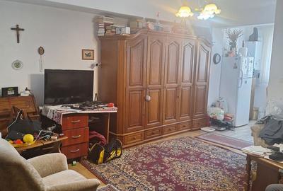 Apartament cu 2 camere, mobilat în Micești
