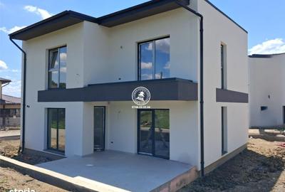 Casă cu 4 camere în Valea Lupului