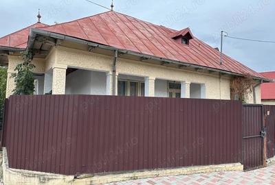 Casă cu 3 camere cu Teren 500 Mp în Central