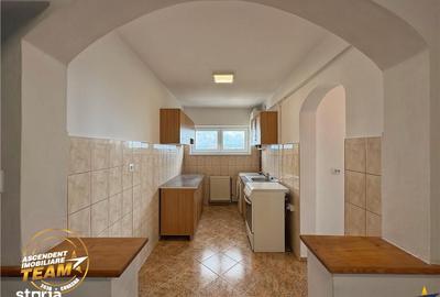 Apartament cu 2 camere decomandat în Simeria - 1