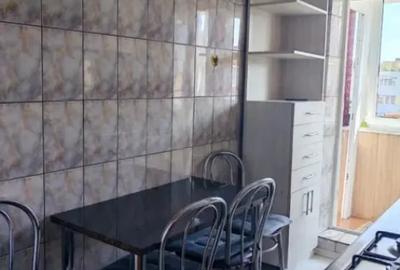 Apartament cu 2 camere decomandat în Astra
