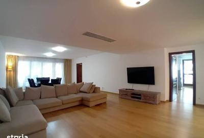 Apartament cu 3 camere semidecomandat în Aviatorilor