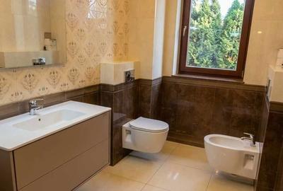 Casă cu 4 camere în Bucium