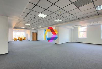 Birou, de 386 mp, în Centrul Civic - 3