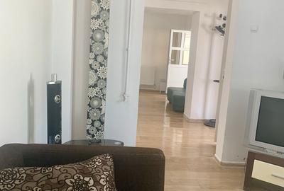 Casă cu 4 camere cu Canalizare în Giulești