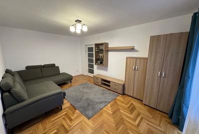 Apartament cu 3 camere decomandat în Dosu Bricii
