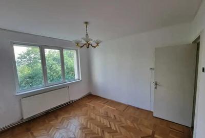 A 37 Liceul sanitar ,Apartament 3 camere confort 1 etaj 2, 67000euro - 11