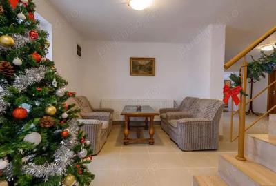 Casă cu 10 camere cu Teren 1860 Mp în Central - 2