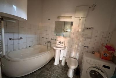 Apartament 3,5 camere,100mp, etaj 1-strada Postavarului - 10