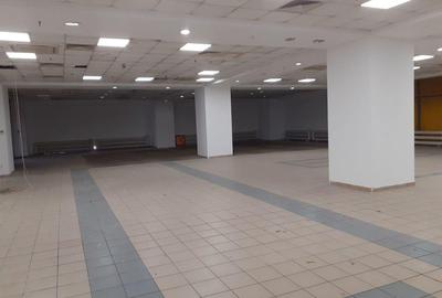 Spațiu comercial, de 2,000 mp, în Unirii