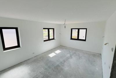 Casă cu Teren 589 Mp în Săcălaz