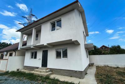 Navodari-casa P+1 5 camere la gri