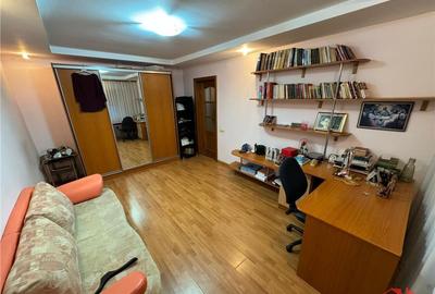 Apartament cu 3 camere decomandat, mobilat în Central - 9