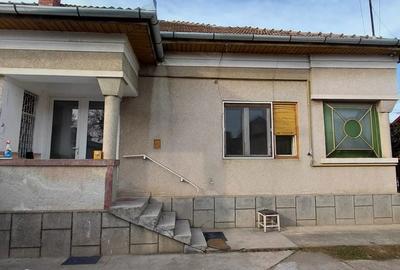 Casă cu 3 camere cu Teren 437 Mp în Între Lacuri