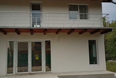 Casă cu 3 camere cu Teren 1000 Mp în Central - 3