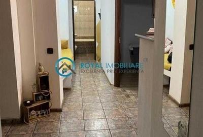 Apartament cu 4 camere decomandat în P-ța Mihai Viteazu