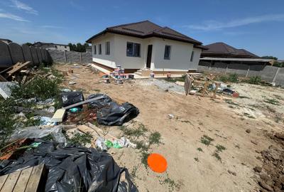 Casă individuală cu 4 camere în Clinceni