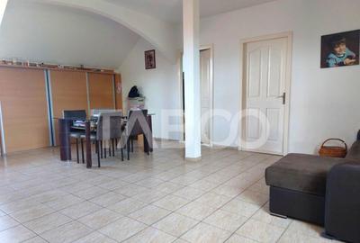 Apartament decomandat 3 camere zona centrala Cisnadie de van - 2