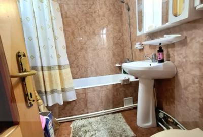 Apartament cu 3 camere decomandat în Central - 3