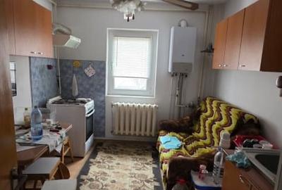 Apartament cu 3 camere decomandat, mobilat în Pieții - 9