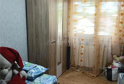 Apartament cu 3 camere decomandat în Rahova