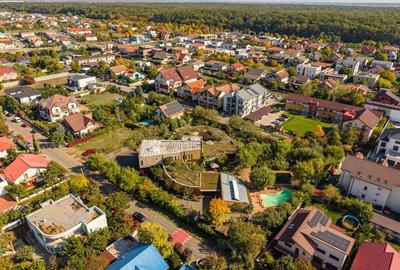Casă cu Piscina în Dumbrăvița