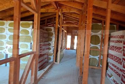 Casă individuală cu 4 camere cu Canalizare în Cristian - 5