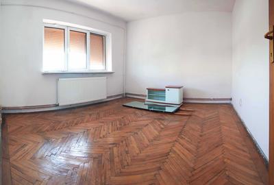 Apartament cu 3 camere decomandat în Calea București - 4