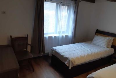 Casă cu 3 camere în Central - 2