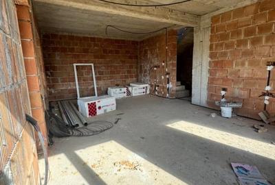 Casa individuala la rosu - 130 mp utili, teren 440 mp, drum privat - 13