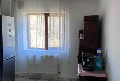 Casă cu 4 camere în Frumoasa