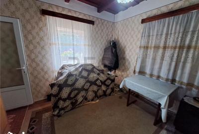 Casă cu 4 camere cu Teren 1439 Mp în Central - 7