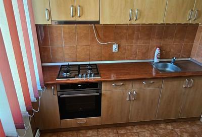 Apartament cu 3 camere decomandat în Est - 1