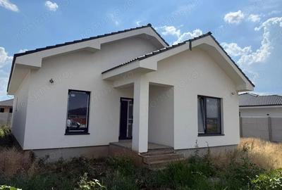 Casă cu 2 camere decomandat cu Teren 500 Mp în Sântandrei - 1