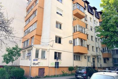 Apartament cu 4 camere nedecomandat în Girocului - 1